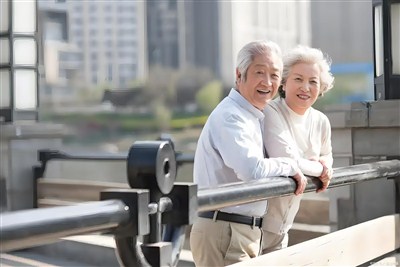 银龄“幸福圈”撬动银发“经